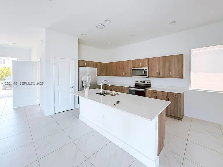 5639 Argento Dr — Photo 3