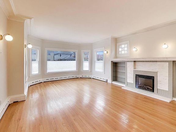 4th image of 6503 N Maplewood Ave