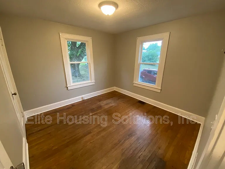 765 N 8th St — Photo 7