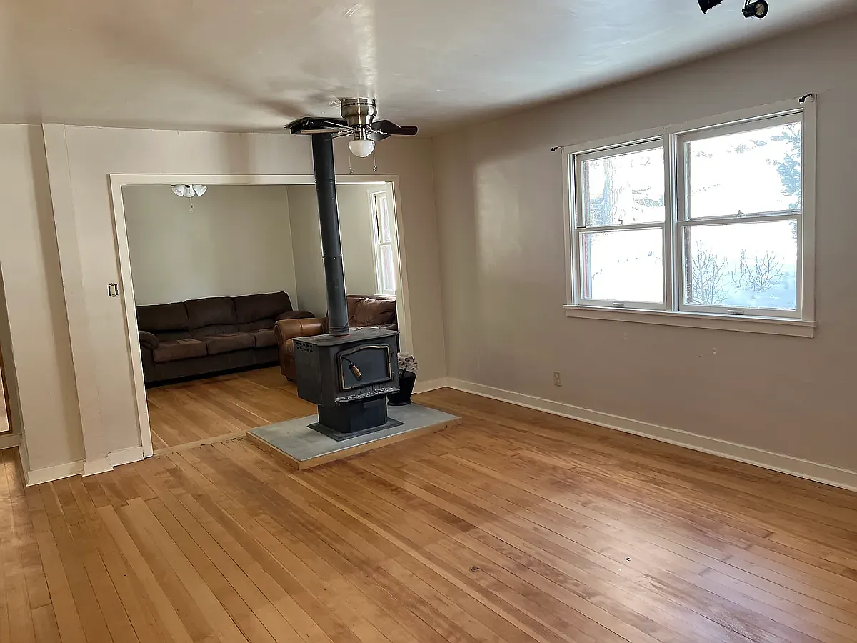 2 bed, 1172 sqft, $2,000 — Photo 2