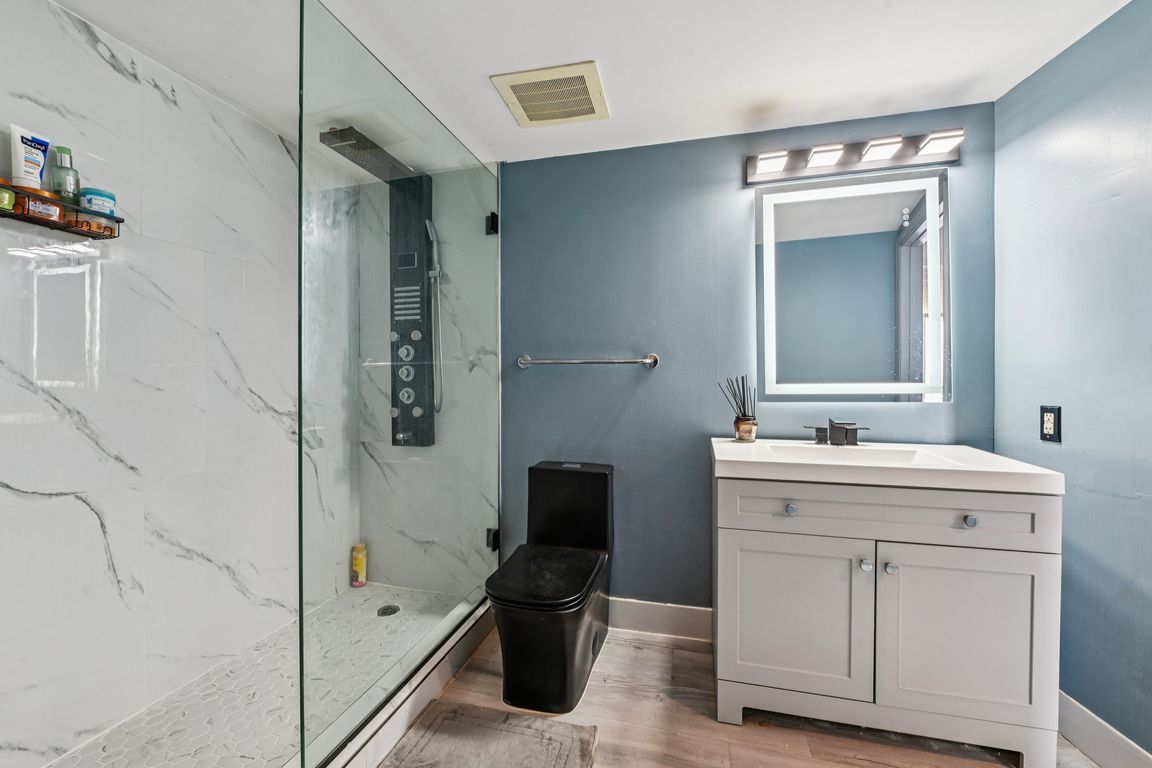 next background image