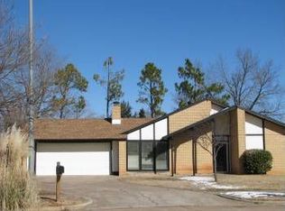 2745 Forest Oaks Cir, Norman, OK 73071