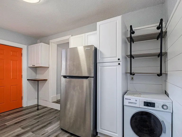 706 Alpine Ave NW — Photo 7