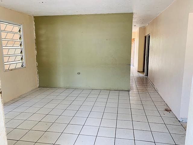 2nd image of 75 Bo Guadiana 75 Calle #1