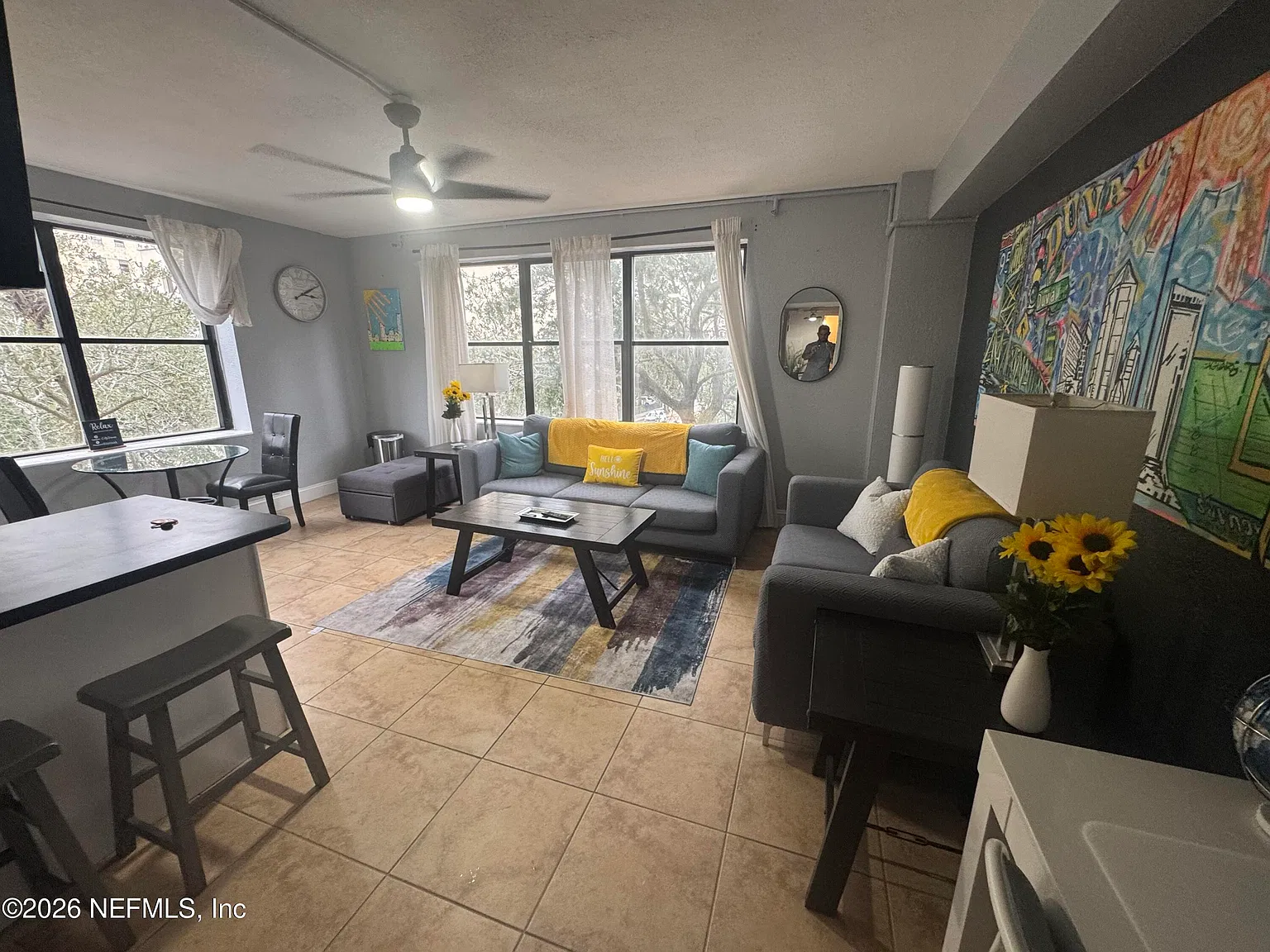 1 bed, 1.0 bath, 573 sqft, $1,200 — Photo 2