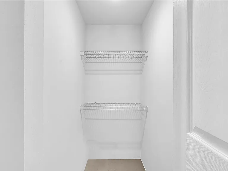 470 NW 20th St — Photo 27