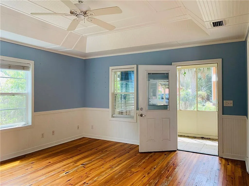 2 bed, 1.0 bath, 806 sqft, $1,465 — Photo 2