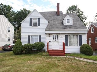 1891 Oakmount Rd, South Euclid, OH 44121