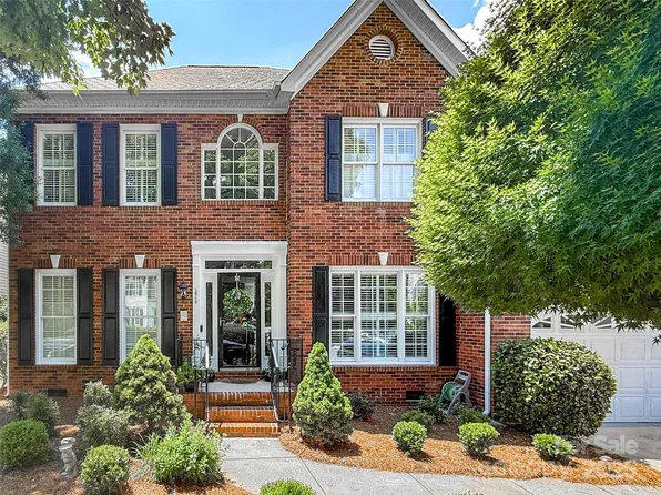 16719 Hampton Crossing Dr, Huntersville, NC 28078
