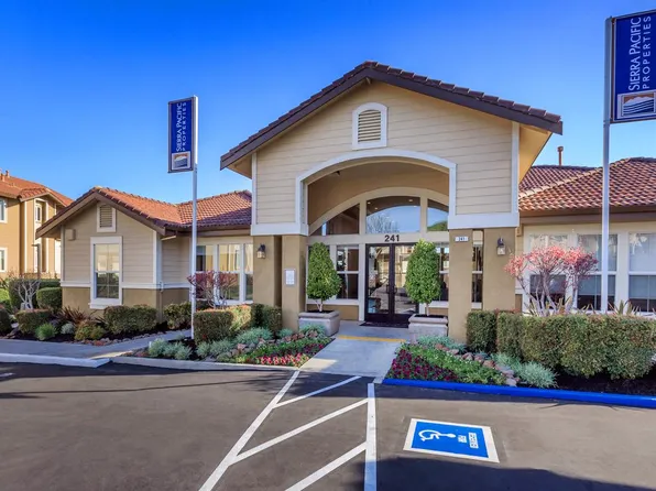 Woodland Hills Apartments