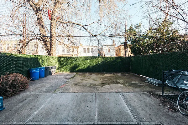 Rented by Nooklyn NYC LLC | media 16