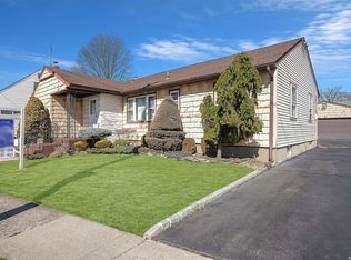 1959 N Jerusalem Rd, East Meadow, NY 11554