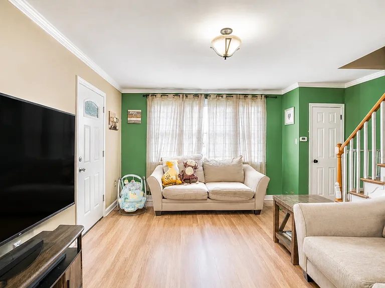 610 Michell St — Photo 3