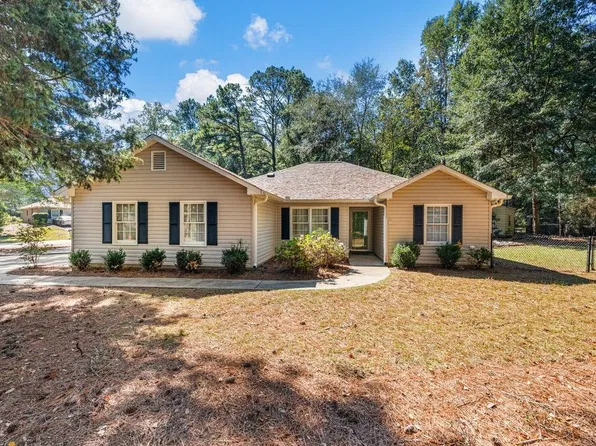 180 Waverly Cir, Waverly Hall, GA 31831