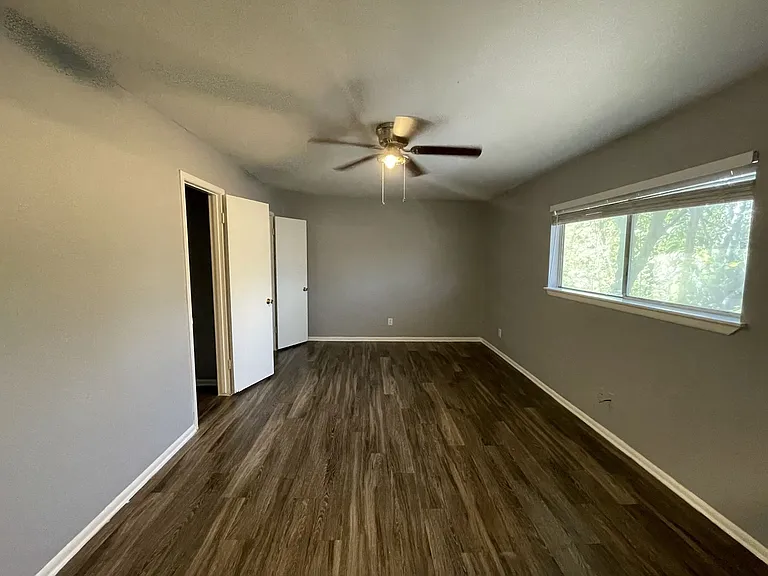 102 Club Dr — Photo 32