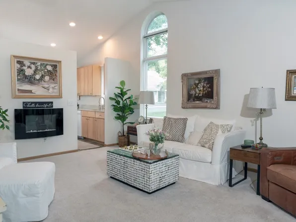 Hills of Eden Prairie, 7000 Meg Grace Ln, Eden Prairie, MN 55344