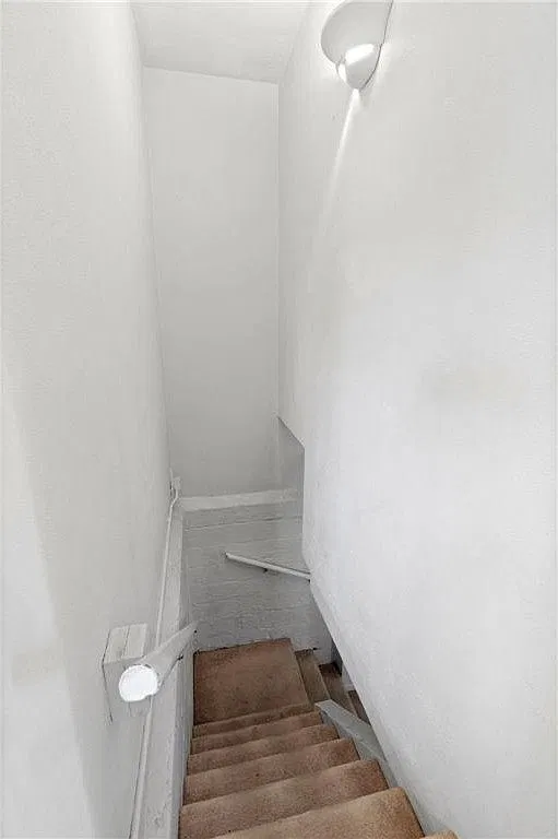 2 bed, 1967 sqft, $2,400 — Photo 4