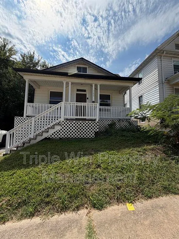 2 bed, 1.0 bath, 1036 sqft, $1,695 — Photo 1