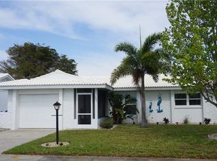 3907 Chinaberry Rd, Bradenton, FL 34208