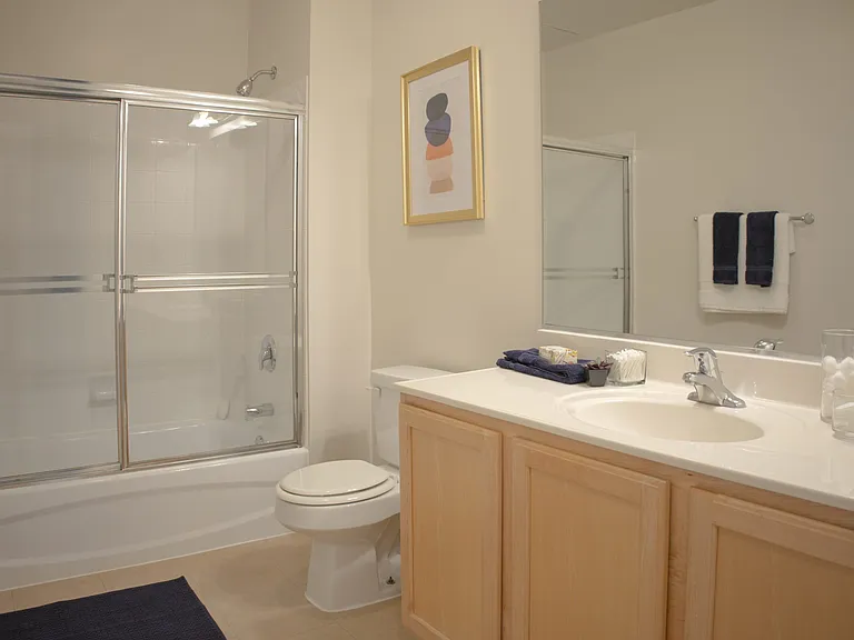 Symphony Center Apartments — Photo 12