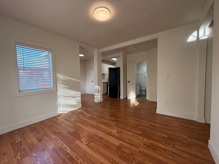 4441 NE Crystal Ln — Photo 25