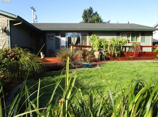 6724 E St, Springfield, OR 97478