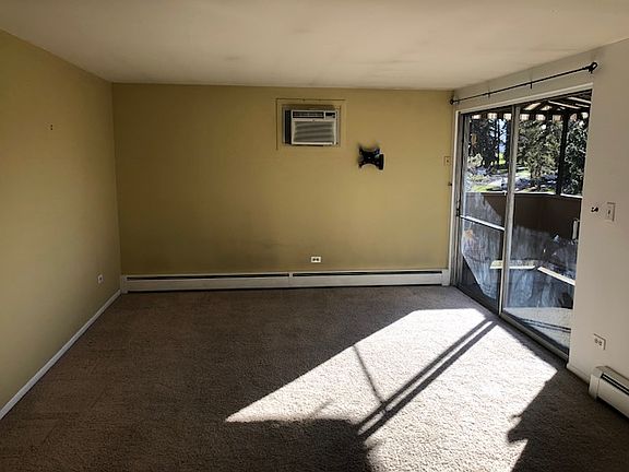 3rd image of 1245 N Race St APT 301