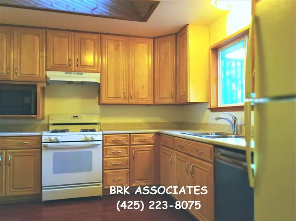 10217 NE 24th St, Bellevue, WA 98004