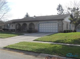 3136 Dogwood Dr, Oregon, OH 43616