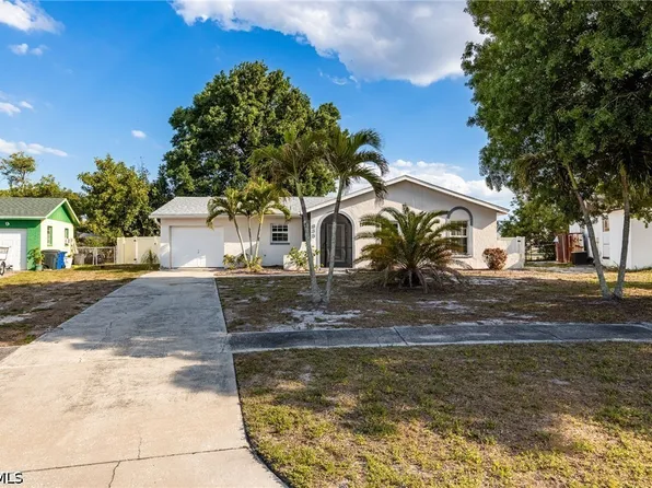 935 Hearty St, North Fort Myers, FL 33903