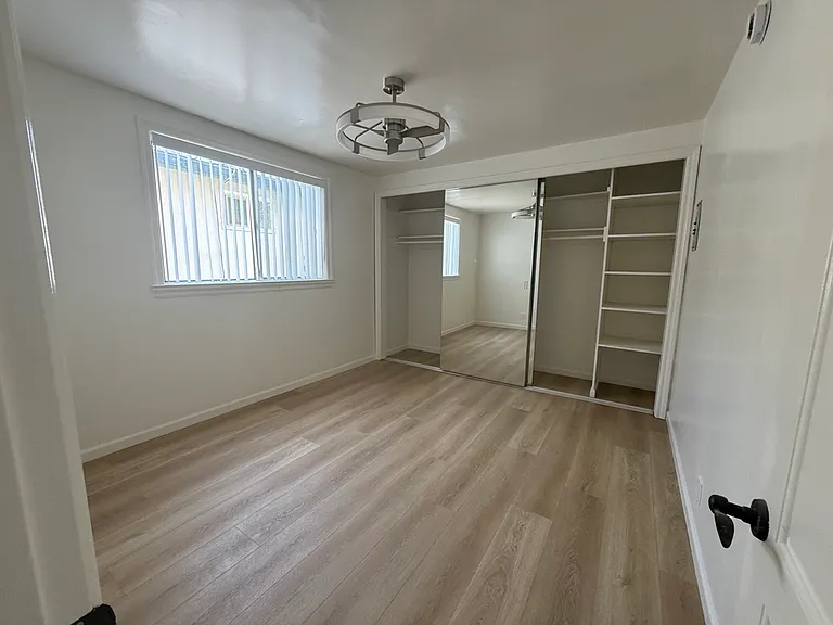 423 S Sherbourne Dr #6 — Photo 8