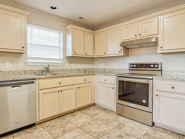 8028 Rockhampton Cir — Photo 9