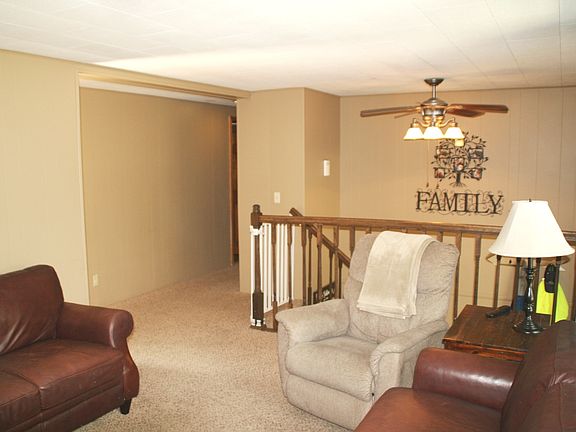 5th image of 202 Birchwood Ct