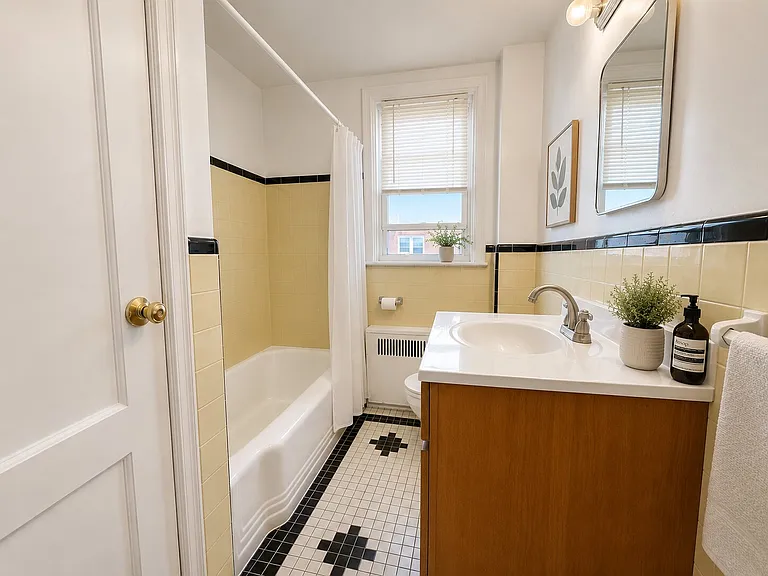 1201 Kerper St #2 — Photo 16