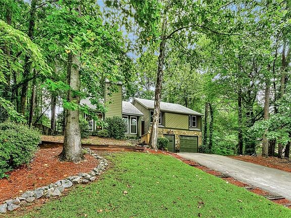 3rd image of 1005 Laurel Mill Dr
