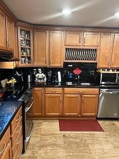4th image of 2509 SW 74th Terrace