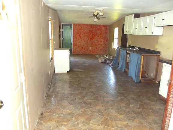 3rd image of 927 Race St