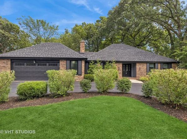 10S361 Hampshire Ln W, Willowbrook, IL 60527