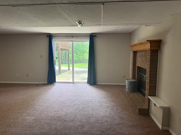 678 Union Dr — Photo 13