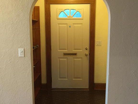 5th image of 422 Orchard Ave