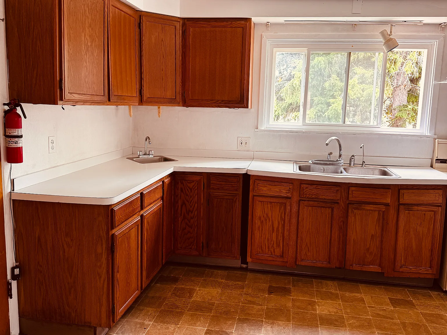 4 bed, 1280 sqft, $2,350 — Photo 4