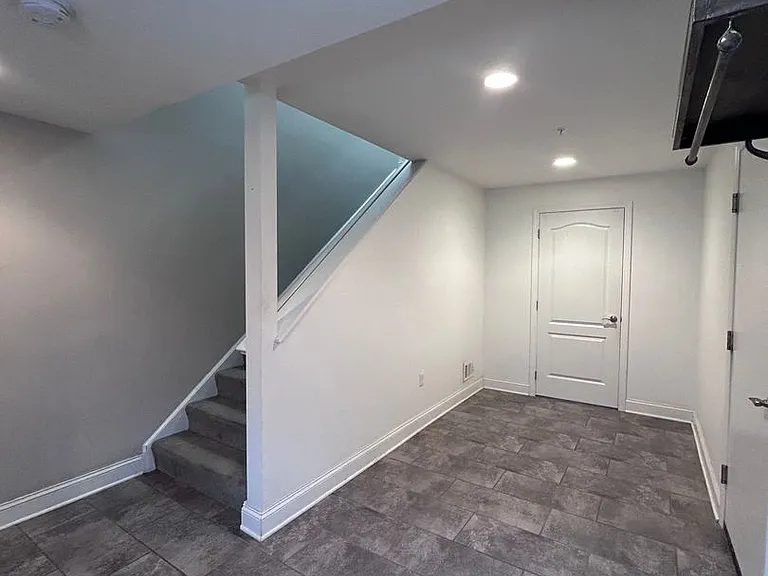 826 Spring Garden Ave — Photo 4