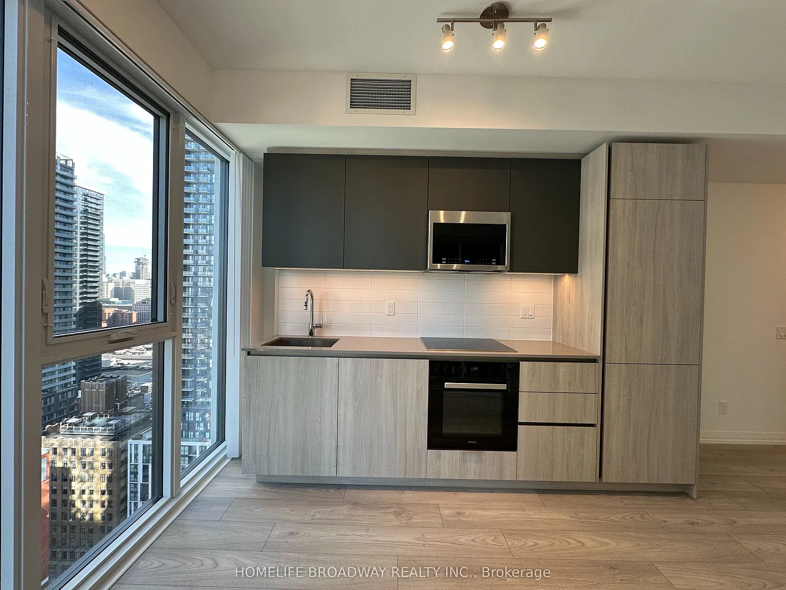 Studio, $1,980 — Photo 4