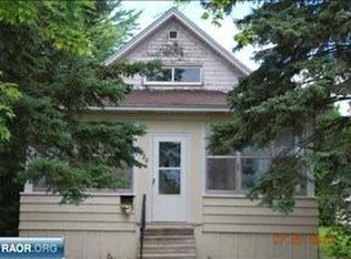 220 4th St NW, Chisholm, MN 55719