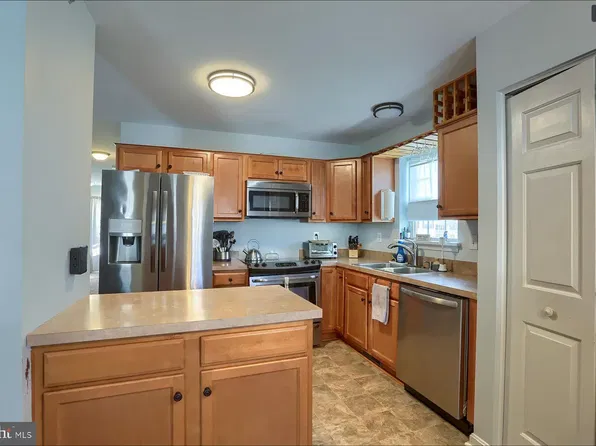 865 Rachel Dr, York, PA 17404