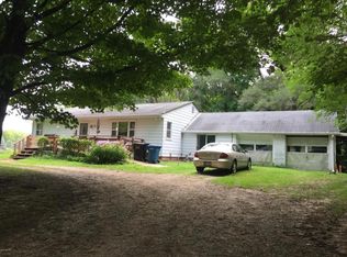 985 10th St, Plainwell, MI 49080