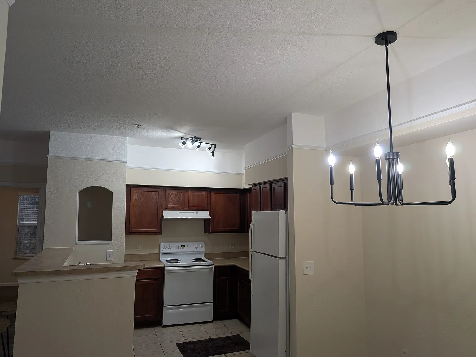 2 bed, 1118 sqft, $1,700 — Photo 4