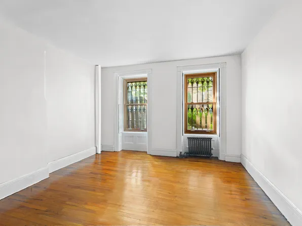 515 Hancock Street image 1 of 6