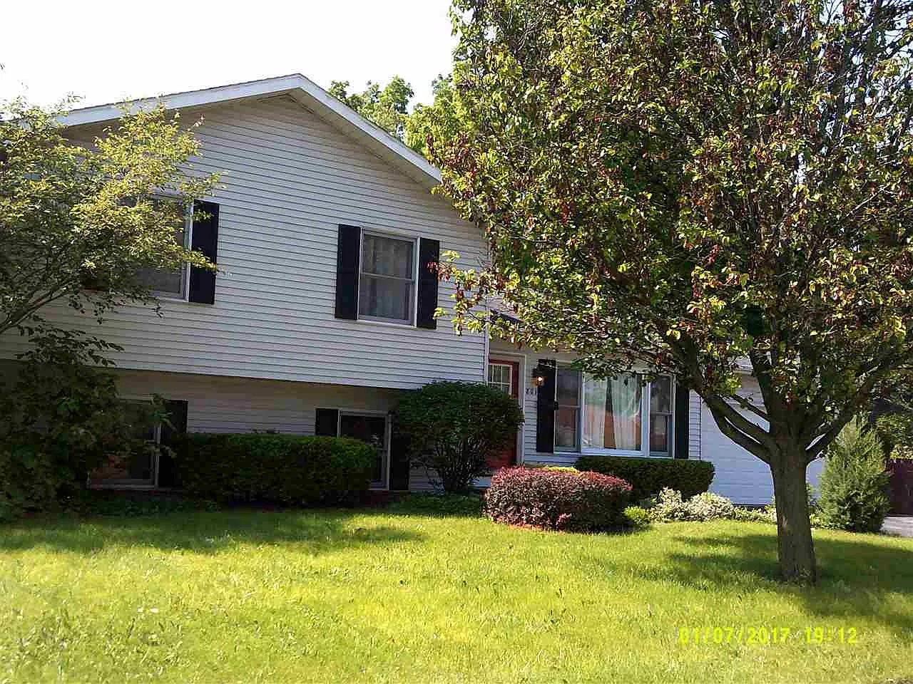801 Shuler St photo 1