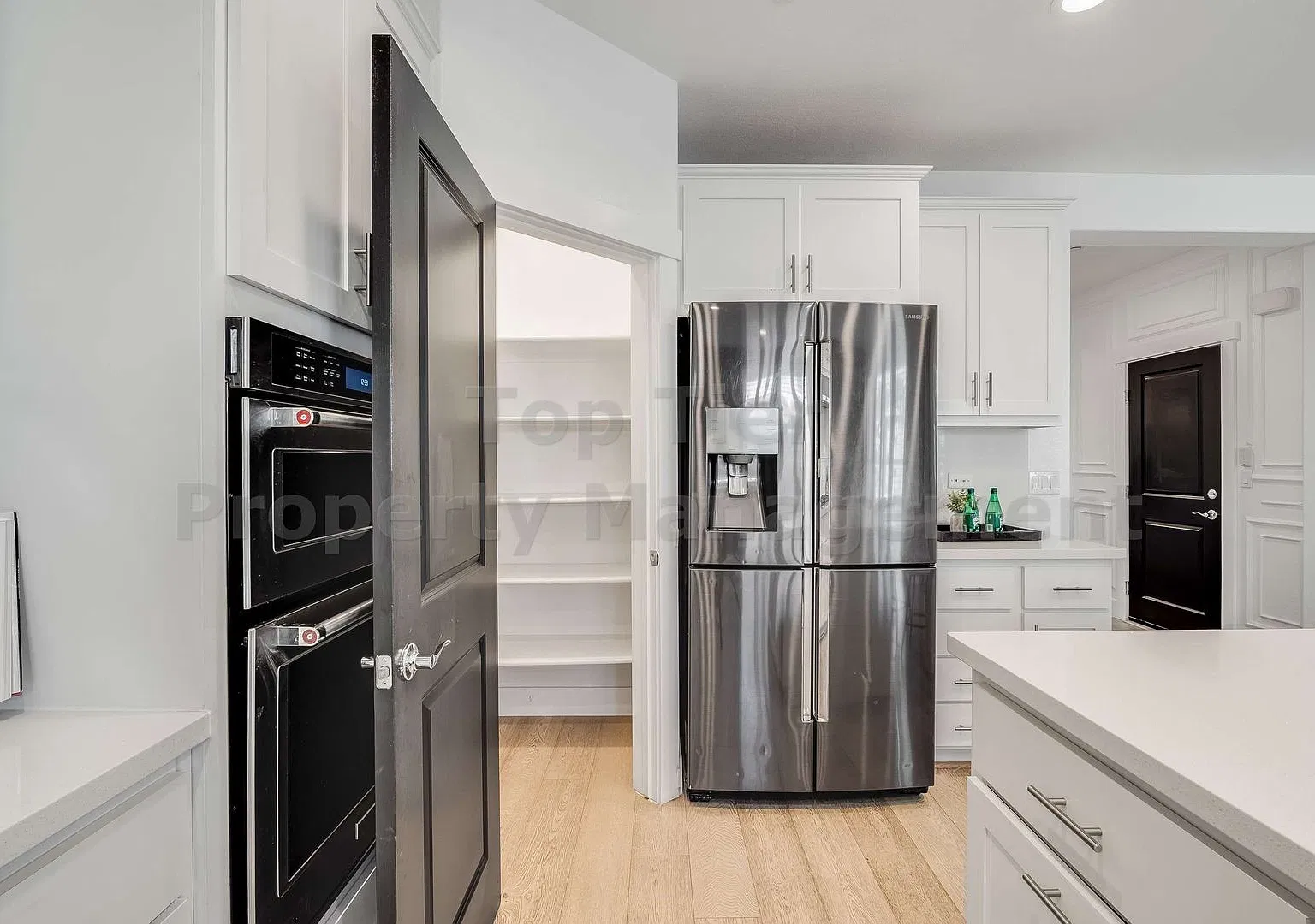 Spectacular 4 bed, 3 bath, 2,558 sq ft House for Rent Now-Available NOW — Photo 4